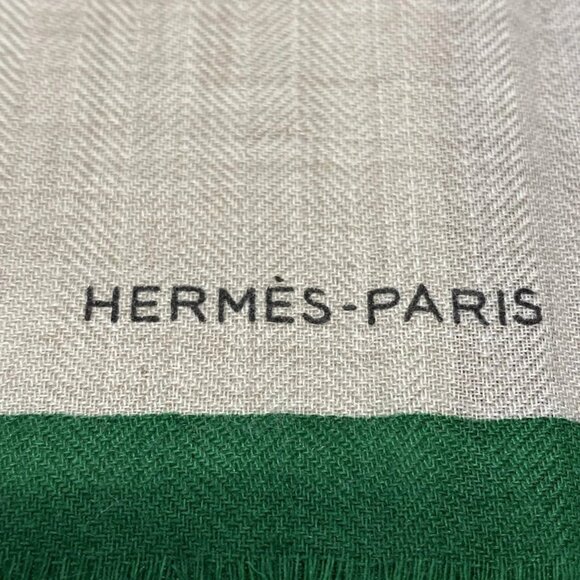 Auth HERMES Rectangle - Natural Fuchsia Vert Cashmere Silk Scarf - Picture 2 of 7